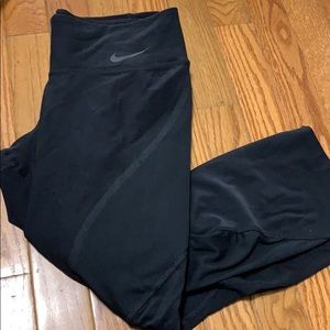 Nike dri-fit crop leggings